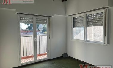 Casa de 4 ambientes en alquiler -Merlo