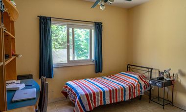 Venta casa de 4 dormitorios en  Bella Vista, Barrio Villa Victoria