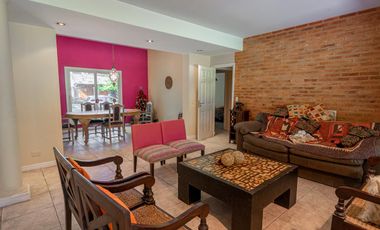 Venta casa de 4 dormitorios en  Bella Vista, Barrio Villa Victoria