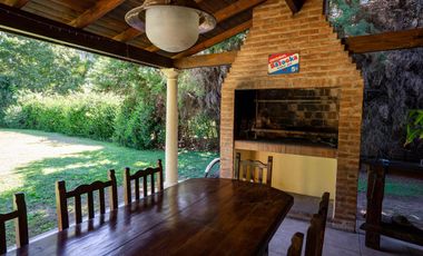 Venta casa de 4 dormitorios en  Bella Vista, Barrio Villa Victoria