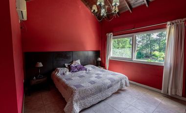Venta casa de 4 dormitorios en  Bella Vista, Barrio Villa Victoria