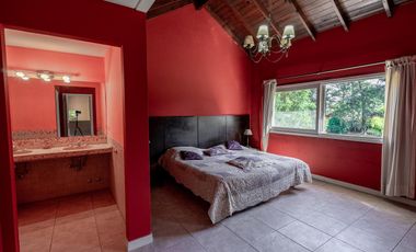 Venta casa de 4 dormitorios en  Bella Vista, Barrio Villa Victoria