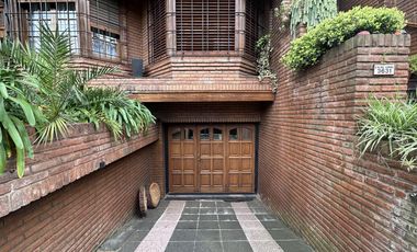 Imponente Casa en Villa Devoto en alquiler con 5 dormitorios - la mejor ubicación y seguridad