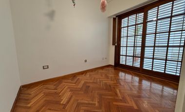 Imponente Casa en Villa Devoto en alquiler con 5 dormitorios - la mejor ubicación y seguridad
