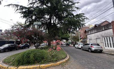 Imponente Casa en Villa Devoto en alquiler con 5 dormitorios - la mejor ubicación y seguridad