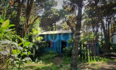Calle Orquideas entre Av. 1 y 2 Nro 36 - Casa a desarrollar con muy amplio lote a metros del mar en Costa del Este