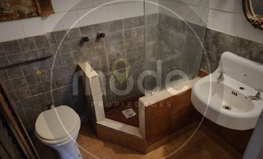 Calle Orquideas entre Av. 1 y 2 Nro 36 - Casa a desarrollar con muy amplio lote a metros del mar en Costa del Este
