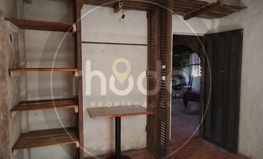 Calle Orquideas entre Av. 1 y 2 Nro 36 - Casa a desarrollar con muy amplio lote a metros del mar en Costa del Este