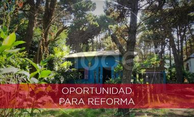 Calle Orquideas entre Av. 1 y 2 Nro 36 - Casa a desarrollar con muy amplio lote a metros del mar en Costa del Este