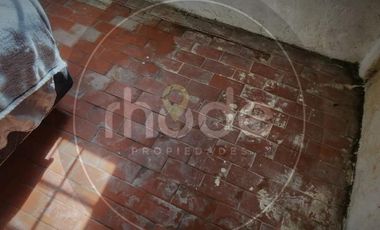 Calle Orquideas entre Av. 1 y 2 Nro 36 - Casa a desarrollar con muy amplio lote a metros del mar en Costa del Este