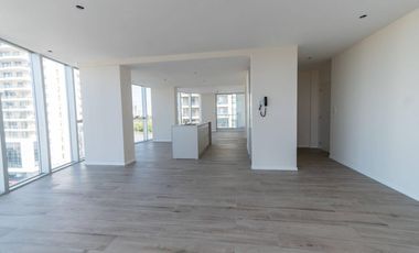 Departamento Semipiso cuatro dormitorios en Amarras Center 3