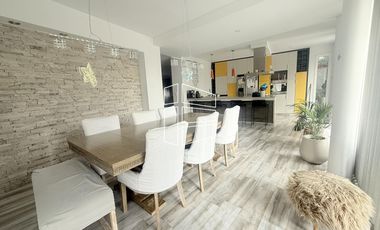 Venta - Casa en Barrio Privado Jockey - Nivel Gerencial - C122