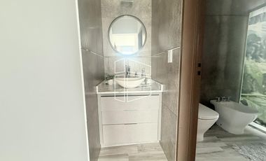 Venta - Casa en Barrio Privado Jockey - Nivel Gerencial - C122