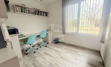Venta - Casa en Barrio Privado Jockey - Nivel Gerencial - C122