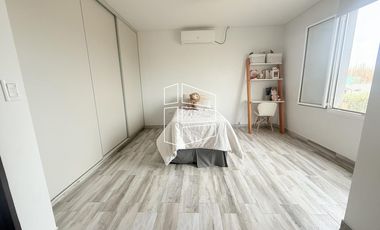 Venta - Casa en Barrio Privado Jockey - Nivel Gerencial - C122