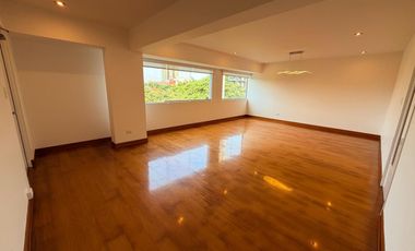 Alquiler en San Isidro: 150 m² con Ascensor Directo y 3 Cocheras