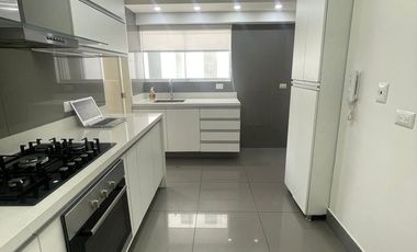 Alquiler en San Isidro: 150 m² con Ascensor Directo y 3 Cocheras