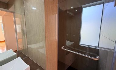 Alquiler en San Isidro: 150 m² con Ascensor Directo y 3 Cocheras