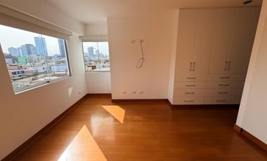 Alquiler en San Isidro: 150 m² con Ascensor Directo y 3 Cocheras