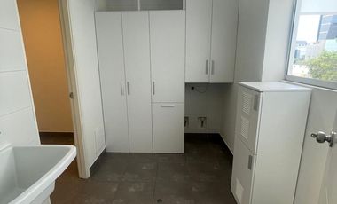 Alquiler en San Isidro: 150 m² con Ascensor Directo y 3 Cocheras