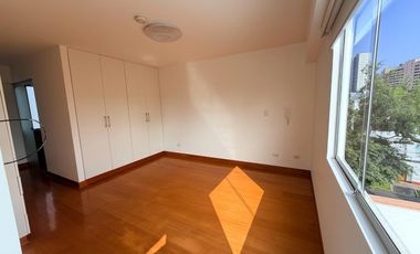 Alquiler en San Isidro: 150 m² con Ascensor Directo y 3 Cocheras