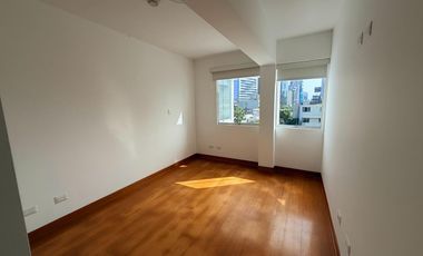 Alquiler en San Isidro: 150 m² con Ascensor Directo y 3 Cocheras