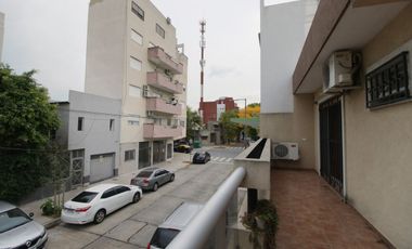 Venta casa 5 ambientes patio en Vélez Sársfield