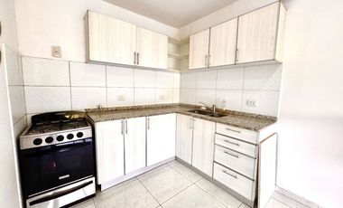 Venta Depto de 3amb c/ cochera y balcon - Quilmes