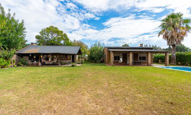 CASA EN VENTA CON PISCINA APTA CREDITO ALVEAR