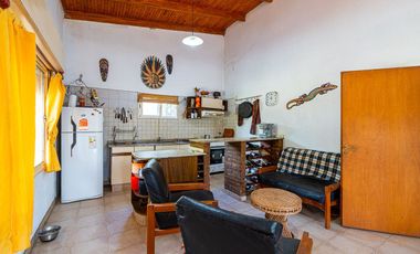 CASA EN VENTA CON PISCINA APTA CREDITO ALVEAR