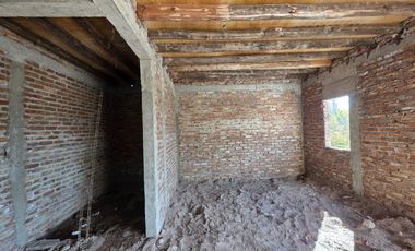 Venta de casa en pozo B°. Olivares de Vieytes