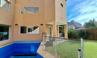 CASA EN ALQUILER CON PILETA EN BELLA VISTA