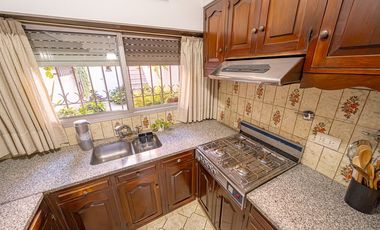 CASA EN VENTA 4 AMBIENTES SAN JUSTO PATIO TERRAZA