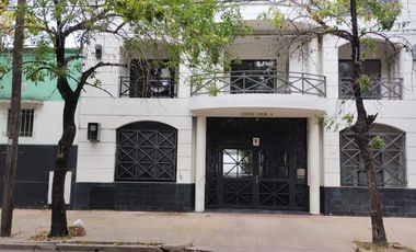 Depto 1 dormitorio con cochera alquiler La Plata
