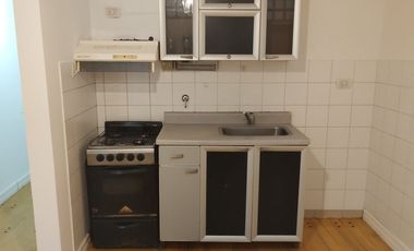 Depto 1 dormitorio con cochera alquiler La Plata
