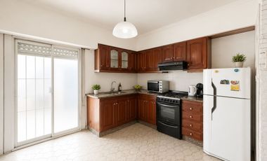 VENTA PH 3 AMBIENTES CON PATIO, AMPLIO, SARANDÍ