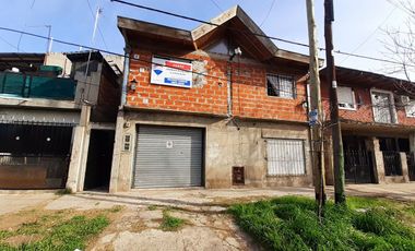 Oportunidad: 2 Viviendas + Local. Ideal Inversión