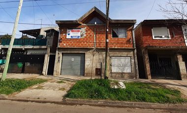 Oportunidad: 2 Viviendas + Local. Ideal Inversión