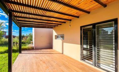 Casa en Venta, dos dormitorios Sicardi La Plata
