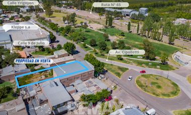 VENTA SALON COMERCIAL TERRENO DE 675 M