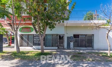EN VENTA CIPOLLETTI LOCALES + CASA + DEPTO +TALLER