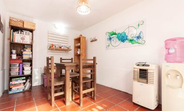 Casa 5 amb con garage, salon educativo, depto 2amb
