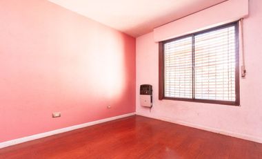 VENTA CHALET 2 PLANTAS 5 AMBIENTES CON QUINCHO