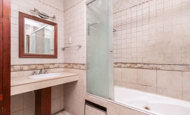 VENTA CHALET 2 PLANTAS 5 AMBIENTES CON QUINCHO