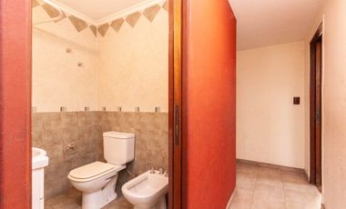 VENTA CHALET 2 PLANTAS 5 AMBIENTES CON QUINCHO