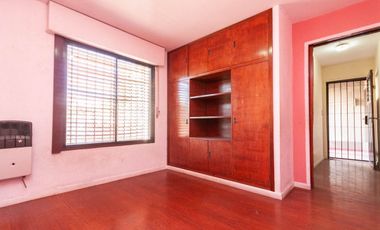 VENTA CHALET 2 PLANTAS 5 AMBIENTES CON QUINCHO
