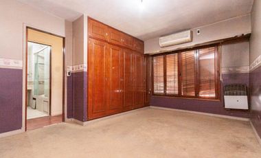 VENTA CHALET 2 PLANTAS 5 AMBIENTES CON QUINCHO