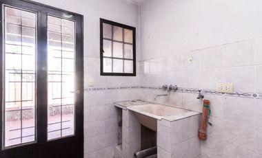 VENTA CHALET 2 PLANTAS 5 AMBIENTES CON QUINCHO