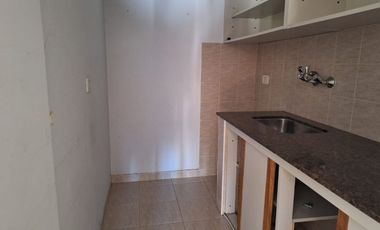 VENTA SEMIPISO 2 DORMITORIOS CENTRICO C/COCHERA