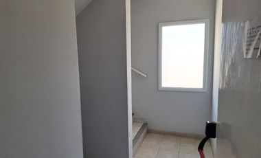 VENTA SEMIPISO 2 DORMITORIOS CENTRICO C/COCHERA